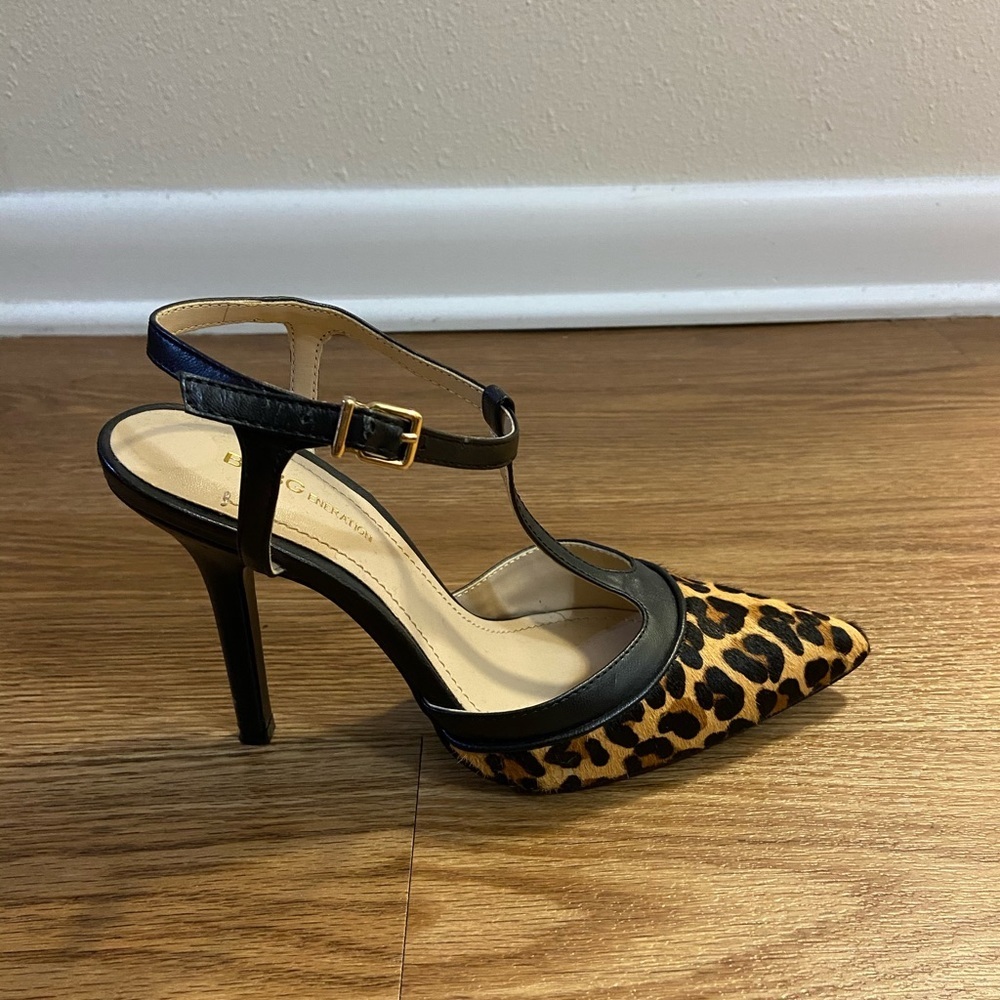 BCBG Generation T-Bar Pump - Picture 7 of 11